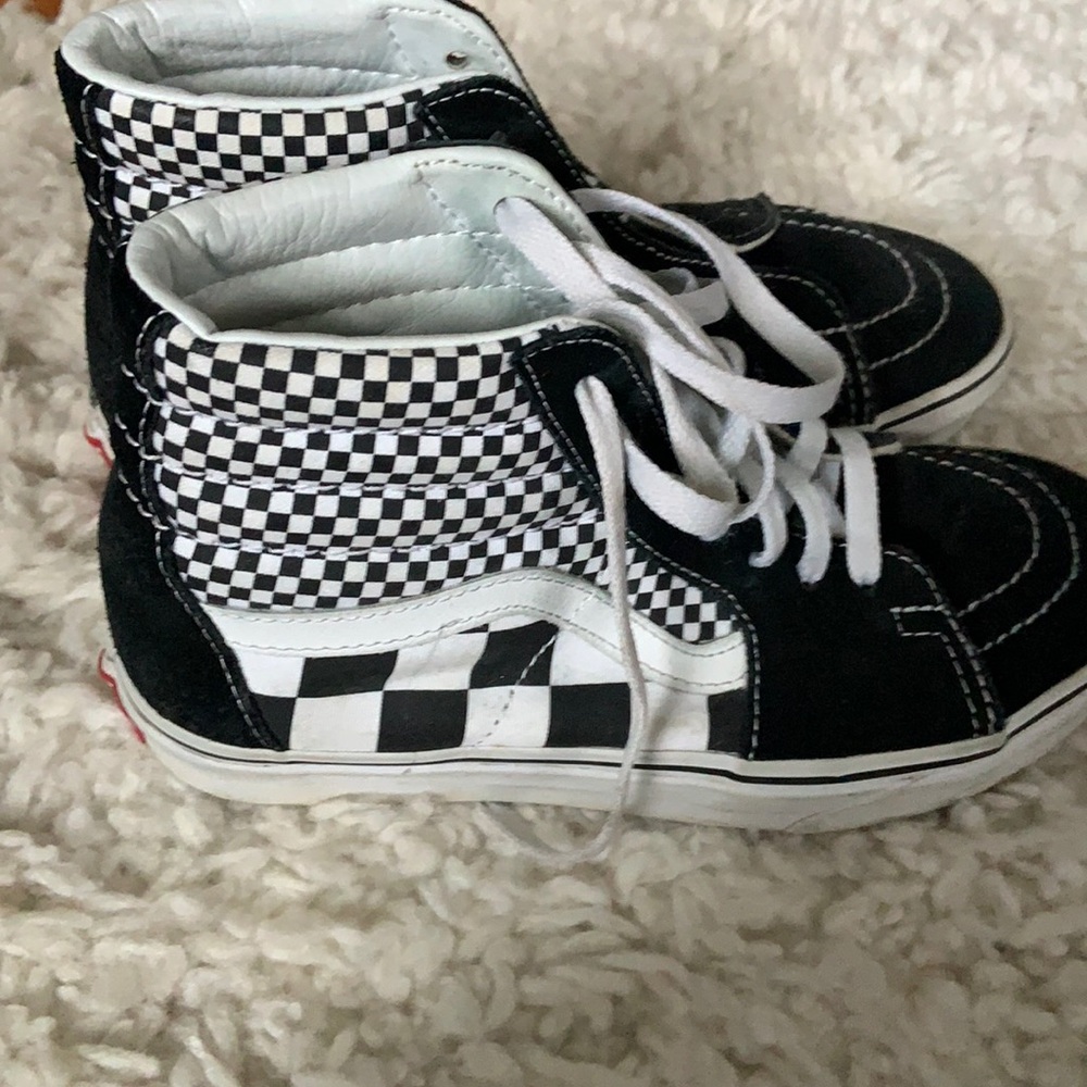 Vans , women’s 6, black white high top.